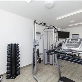 5 bedroom beachfront villa with heated pool near Omis, sleeps 9